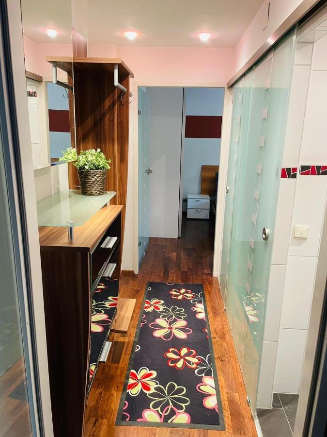 Super Deluxe Apartment - Near U6, U3 In City Center Відень Екстер'єр фото